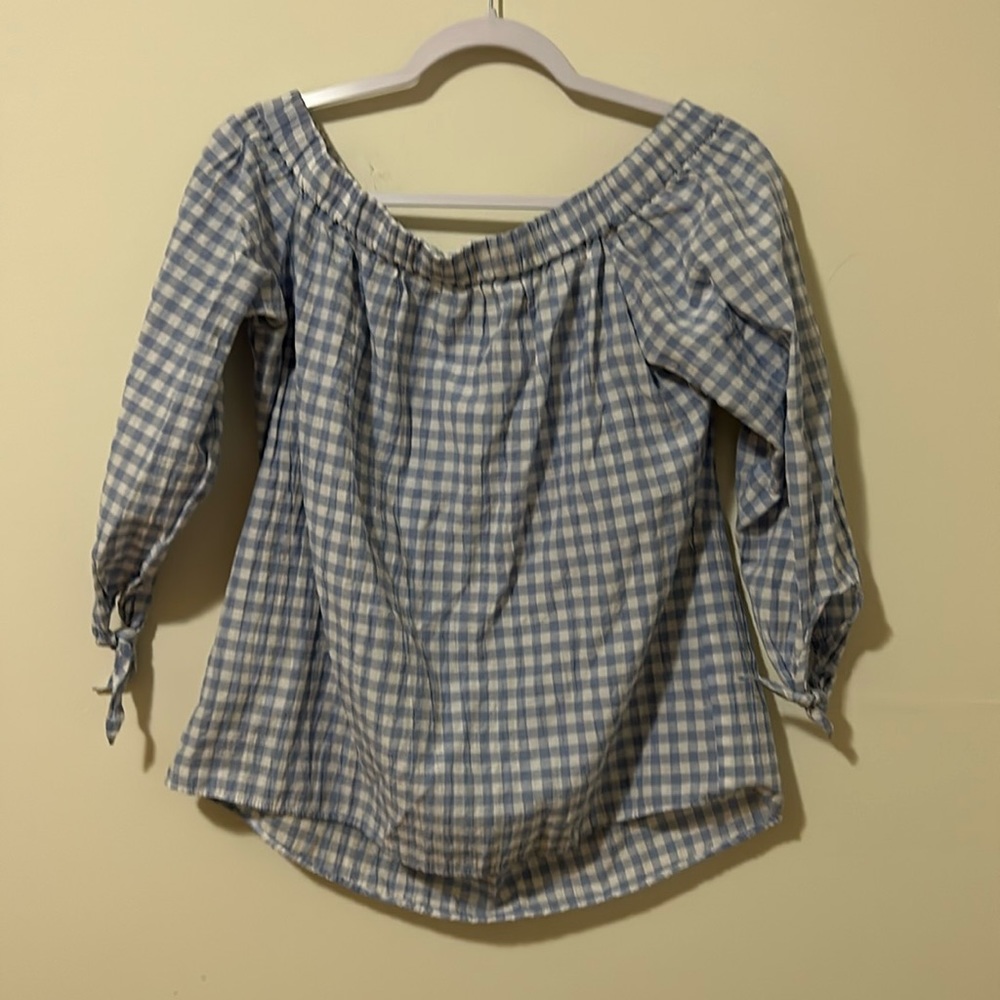Off shoulder dress shirt